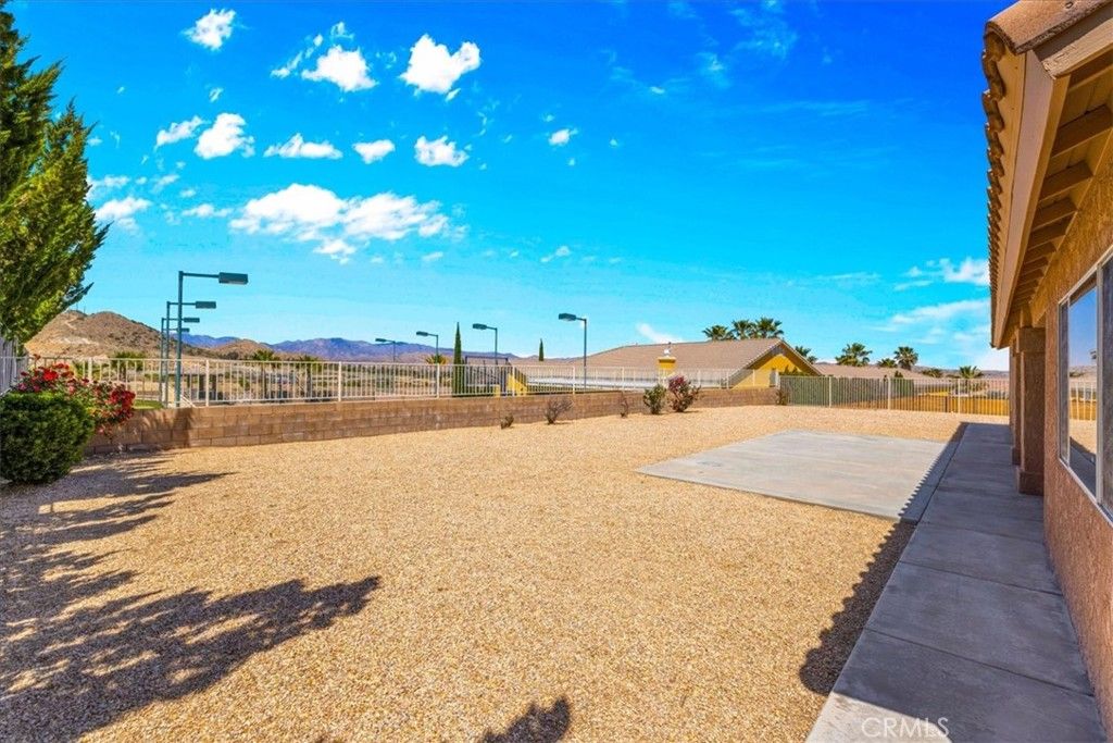 Image 34 of property listing at 8674 Dumosa, Yucca Valley, CA 92284