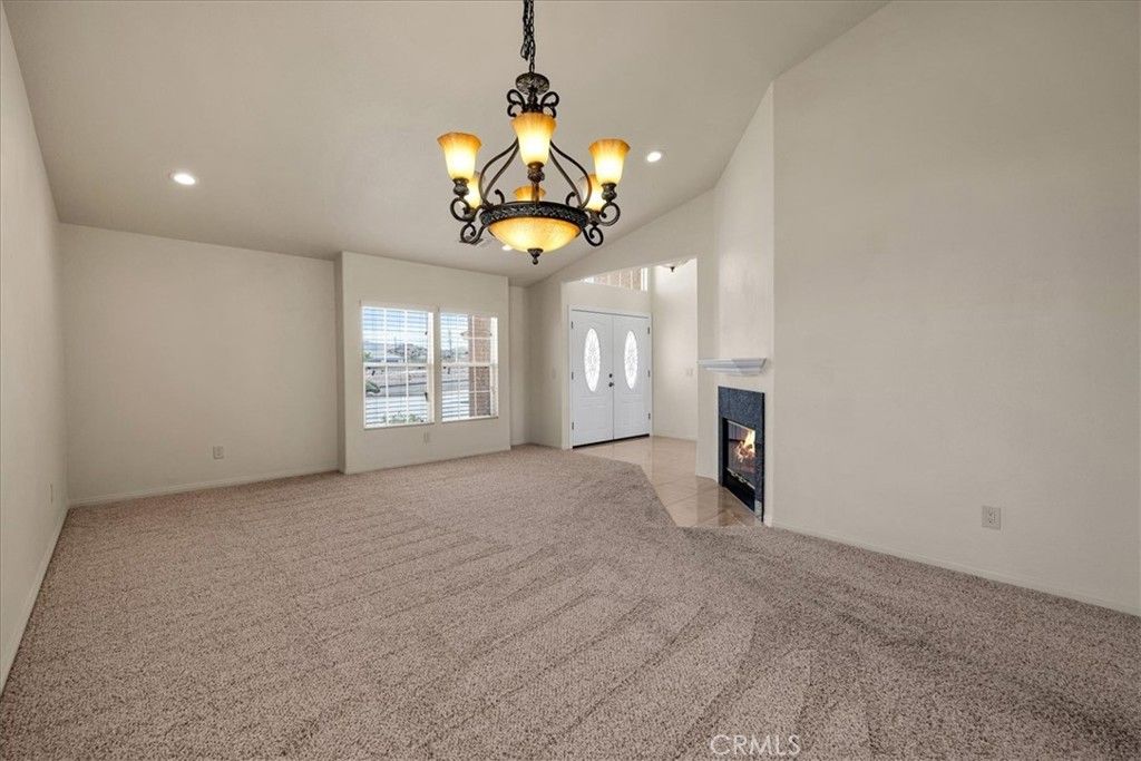 Image 6 of property listing at 8674 Dumosa, Yucca Valley, CA 92284