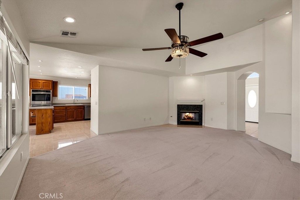 Image 8 of property listing at 8674 Dumosa, Yucca Valley, CA 92284