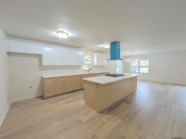 9950 Havard St, St Francisville, LA 70775