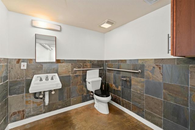 1601 E Cesar Chavez ST 106, Austin, TX 78702