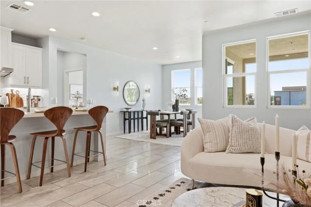 1184 Epic, Irvine, CA 92618