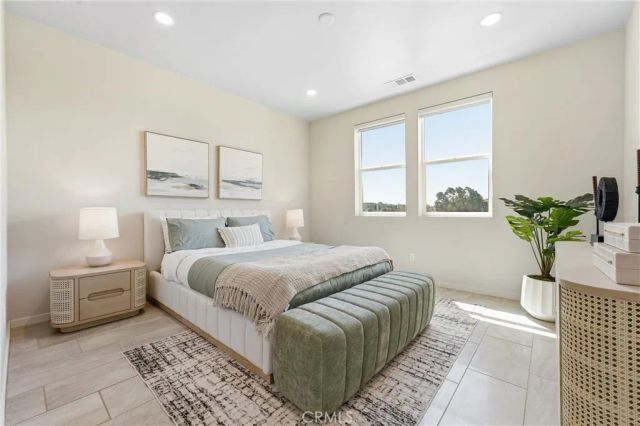 1184 Epic, Irvine, CA 92618