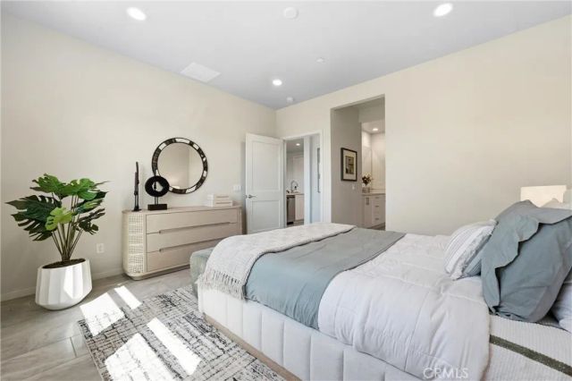 1184 Epic, Irvine, CA 92618