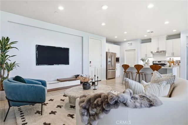 1184 Epic, Irvine, CA 92618