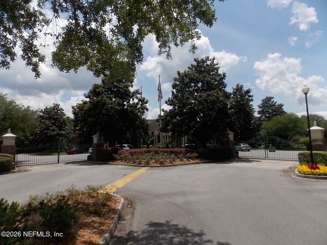 7800 POINT MEADOWS Drive 338, Jacksonville, FL 32256