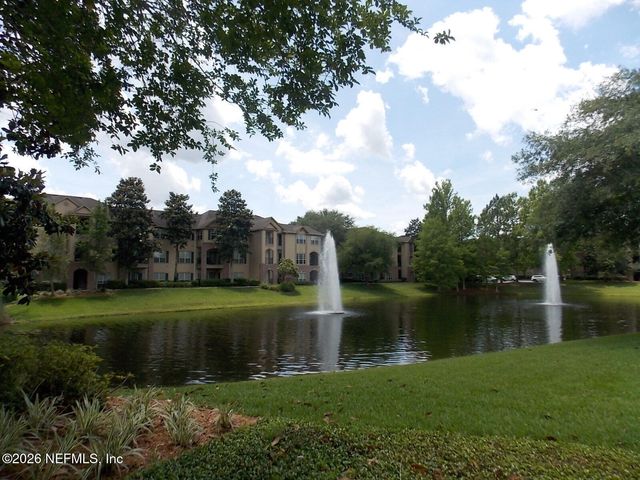 7800 POINT MEADOWS Drive 338, Jacksonville, FL 32256