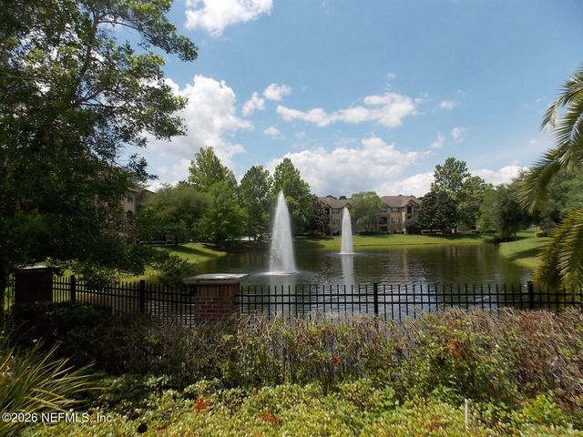 7800 POINT MEADOWS Drive 338, Jacksonville, FL 32256