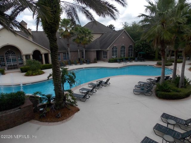 7800 POINT MEADOWS Drive 338, Jacksonville, FL 32256