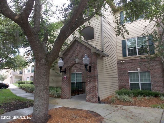 7800 POINT MEADOWS Drive 338, Jacksonville, FL 32256