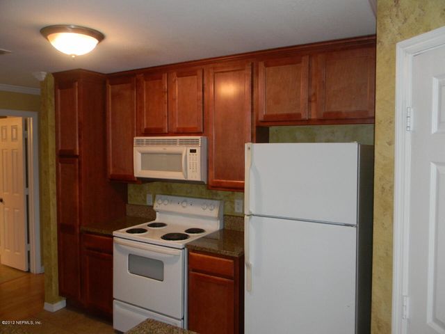 7800 POINT MEADOWS Drive 338, Jacksonville, FL 32256