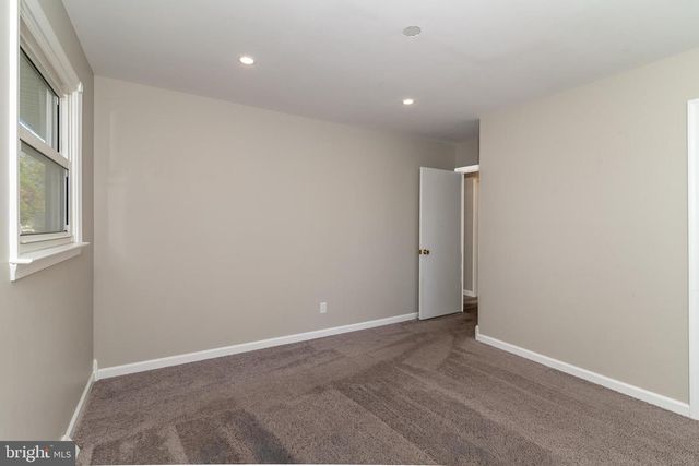 400 E MAIN ST, Marlton, NJ 08053