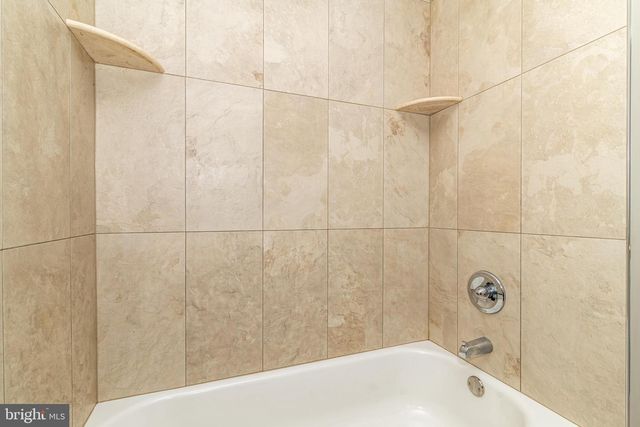 400 E MAIN ST, Marlton, NJ 08053