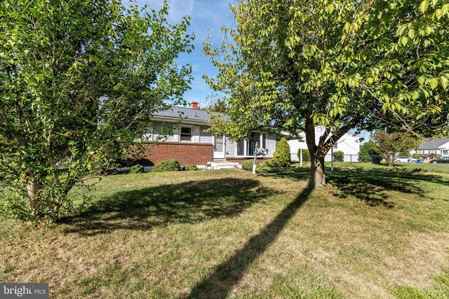 400 E MAIN ST, Marlton, NJ 08053