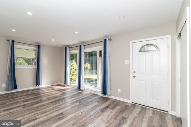 400 E MAIN ST, Marlton, NJ 08053