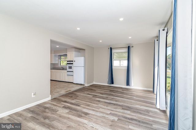 400 E MAIN ST, Marlton, NJ 08053