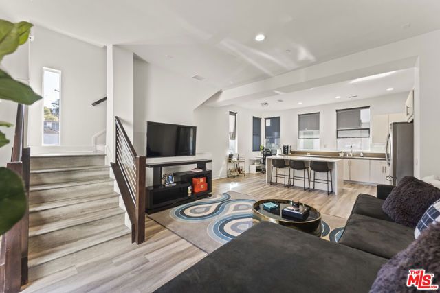 2201 Polyscope Place, Los Angeles, CA 90026