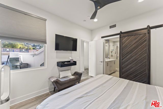 2201 Polyscope Place, Los Angeles, CA 90026