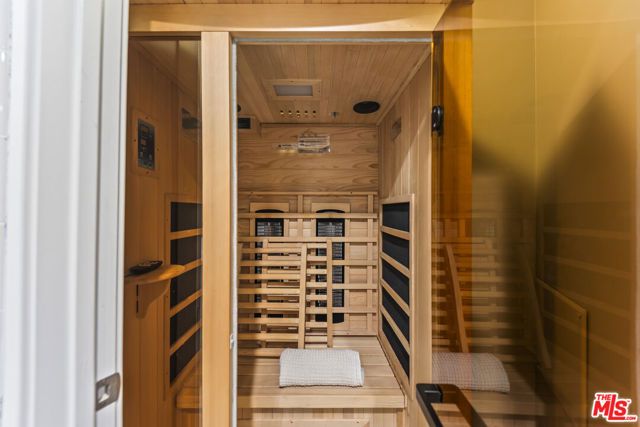 2201 Polyscope Place, Los Angeles, CA 90026