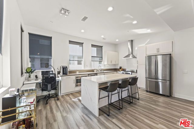 2201 Polyscope Place, Los Angeles, CA 90026