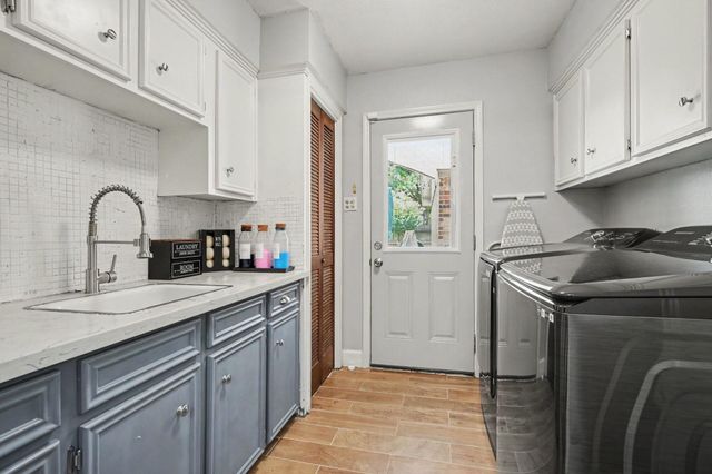 4318 Meadow Glenn Drive, Dickinson, TX 77539