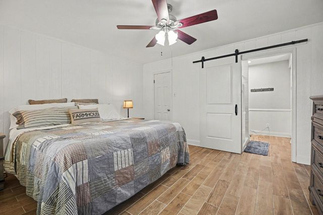 4318 Meadow Glenn Drive, Dickinson, TX 77539