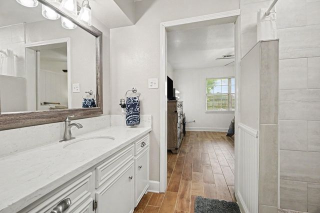 4318 Meadow Glenn Drive, Dickinson, TX 77539