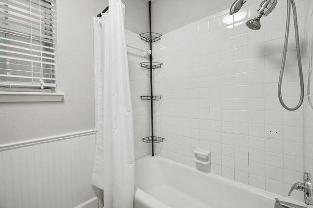 4318 Meadow Glenn Drive, Dickinson, TX 77539
