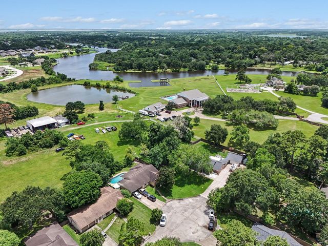 4318 Meadow Glenn Drive, Dickinson, TX 77539