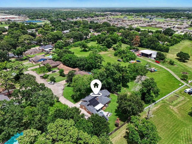 4318 Meadow Glenn Drive, Dickinson, TX 77539