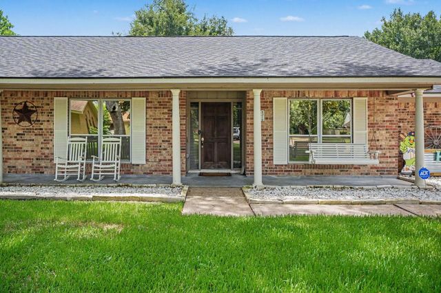 4318 Meadow Glenn Drive, Dickinson, TX 77539
