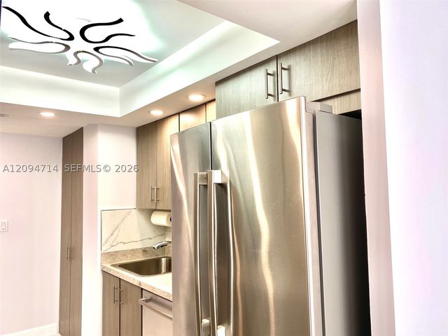 251 174th St 615, Sunny Isles Beach, FL 33160