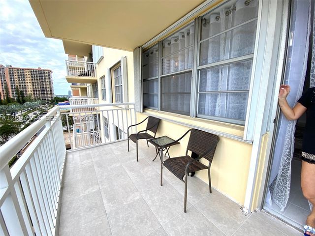 251 174th St 615, Sunny Isles Beach, FL 33160