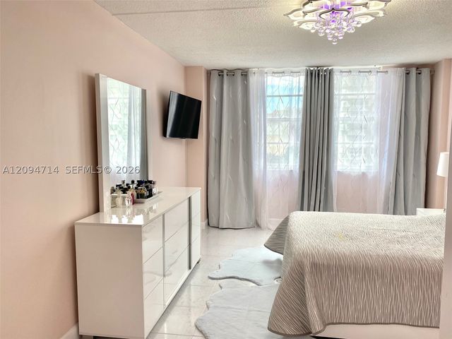 251 174th St 615, Sunny Isles Beach, FL 33160