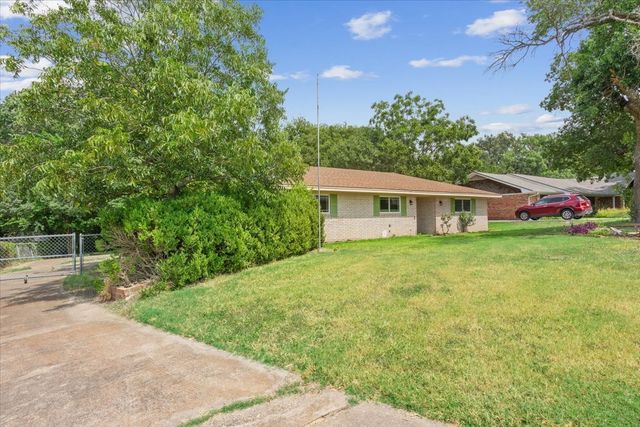 849 Arlington Drive, Woodway, TX 76712