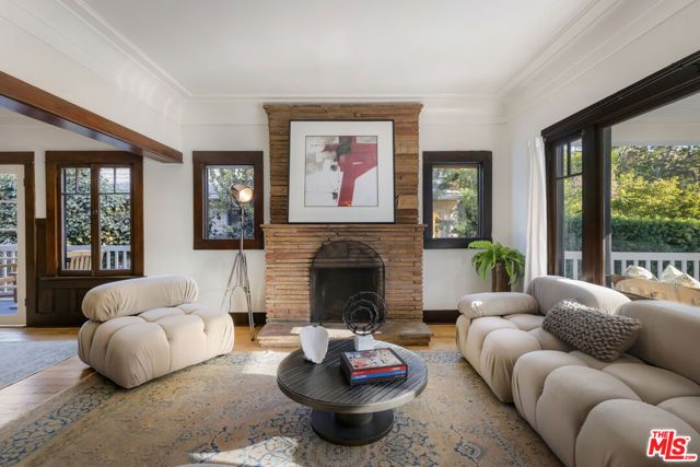 1922 Taft Avenue, Los Angeles, CA 90068