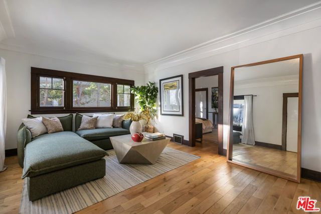 1922 Taft Avenue, Los Angeles, CA 90068
