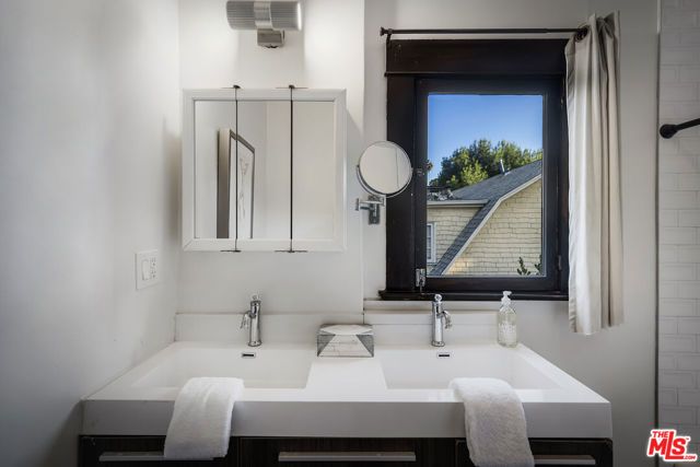 1922 Taft Avenue, Los Angeles, CA 90068