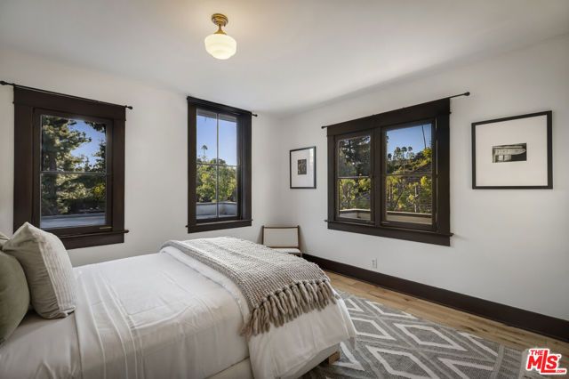 1922 Taft Avenue, Los Angeles, CA 90068