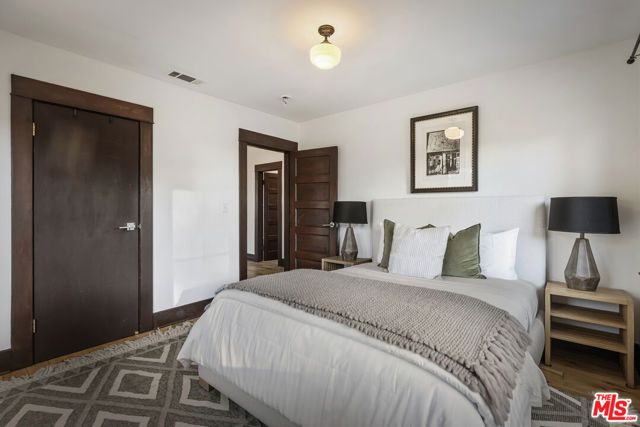 1922 Taft Avenue, Los Angeles, CA 90068