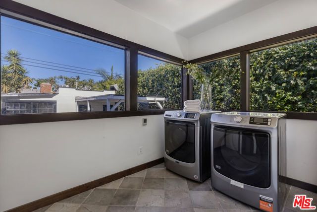1922 Taft Avenue, Los Angeles, CA 90068
