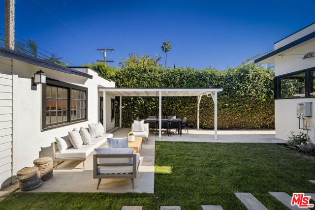 1922 Taft Avenue, Los Angeles, CA 90068
