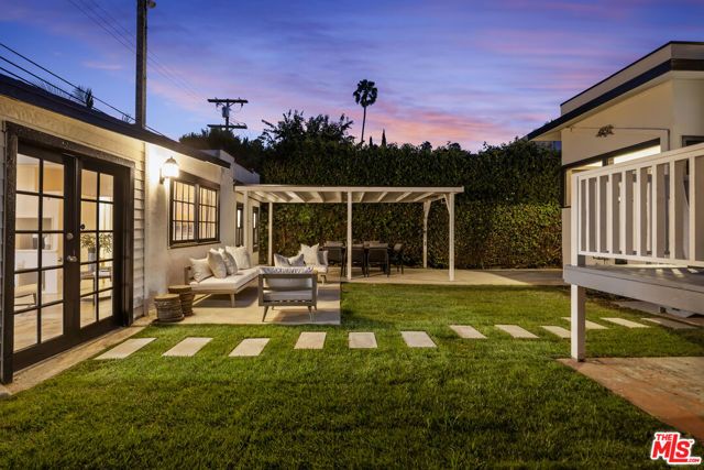1922 Taft Avenue, Los Angeles, CA 90068