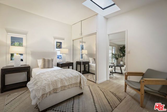 1922 Taft Avenue, Los Angeles, CA 90068