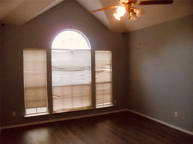 620 E Lynn Creek Drive, Arlington, TX 76002