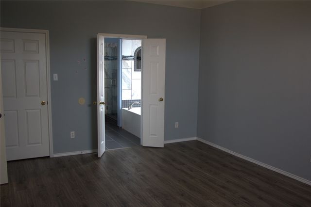 620 E Lynn Creek Drive, Arlington, TX 76002