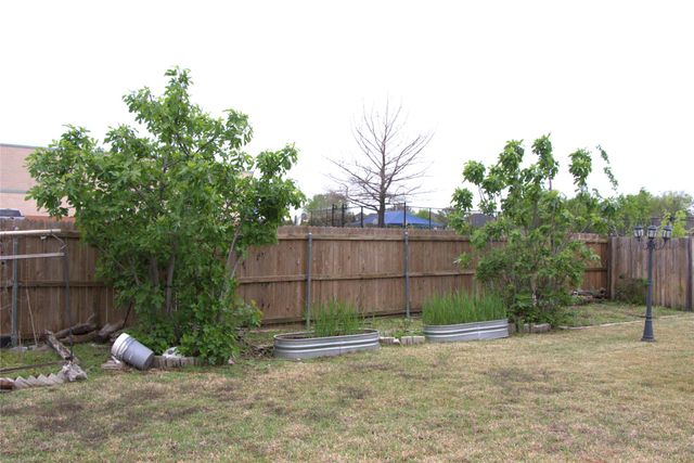 620 E Lynn Creek Drive, Arlington, TX 76002
