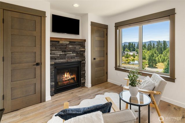 10 Wildflower Loop, Cle Elum, WA 98922