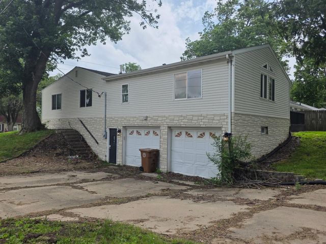 1661 Newell, Waterloo, IA 50703