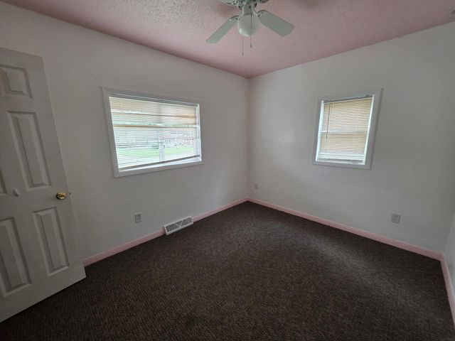 1661 Newell, Waterloo, IA 50703